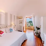 Mary Bed & Breakfast 4*