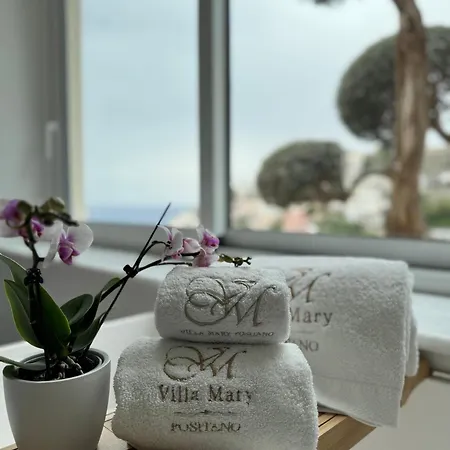 Mary Oda ve Kahvaltı Positano