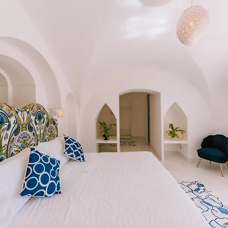 Mary 4* Positano