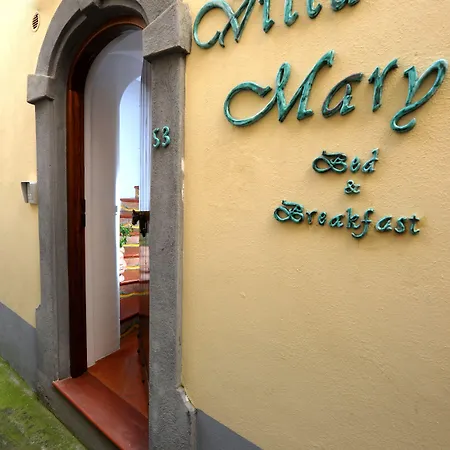 Mary Oda ve Kahvaltı