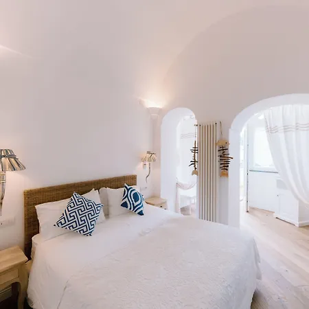 Mary Oda ve Kahvaltı Positano
