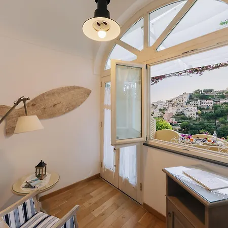 Mary 3* Positano