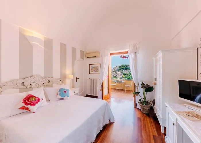 Mary Bed and Breakfast 4*