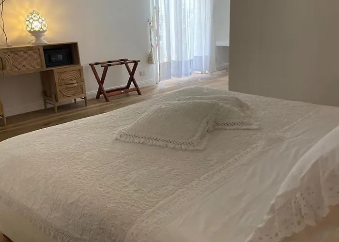 Mary Bed & Breakfast 4*