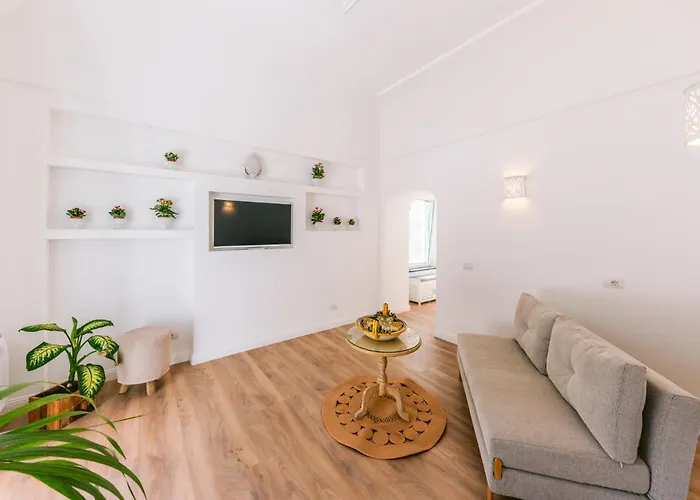 Mary Bed & Breakfast 4*